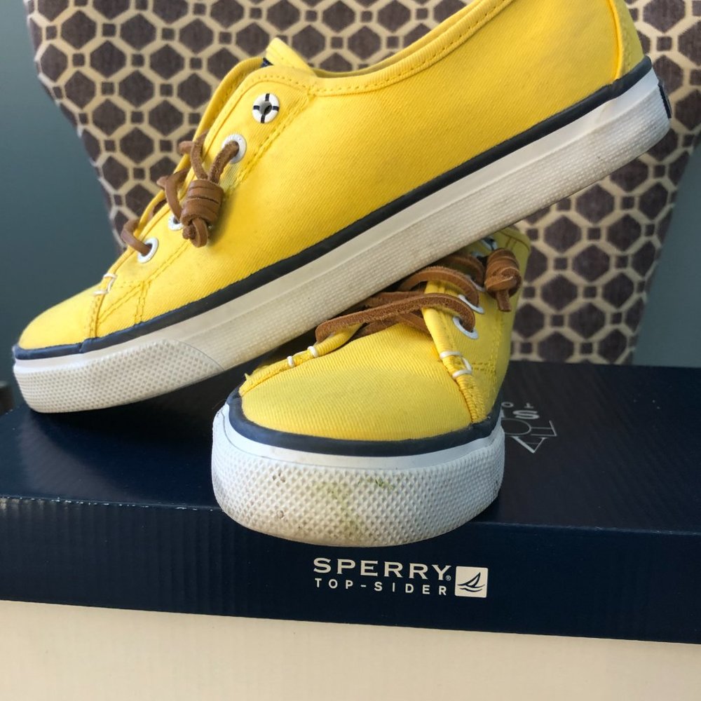 Seacoast canvas yellow Sperry sneakers tennis shoes Leather shoe laces Size 7.5 - Picture 3 of 5